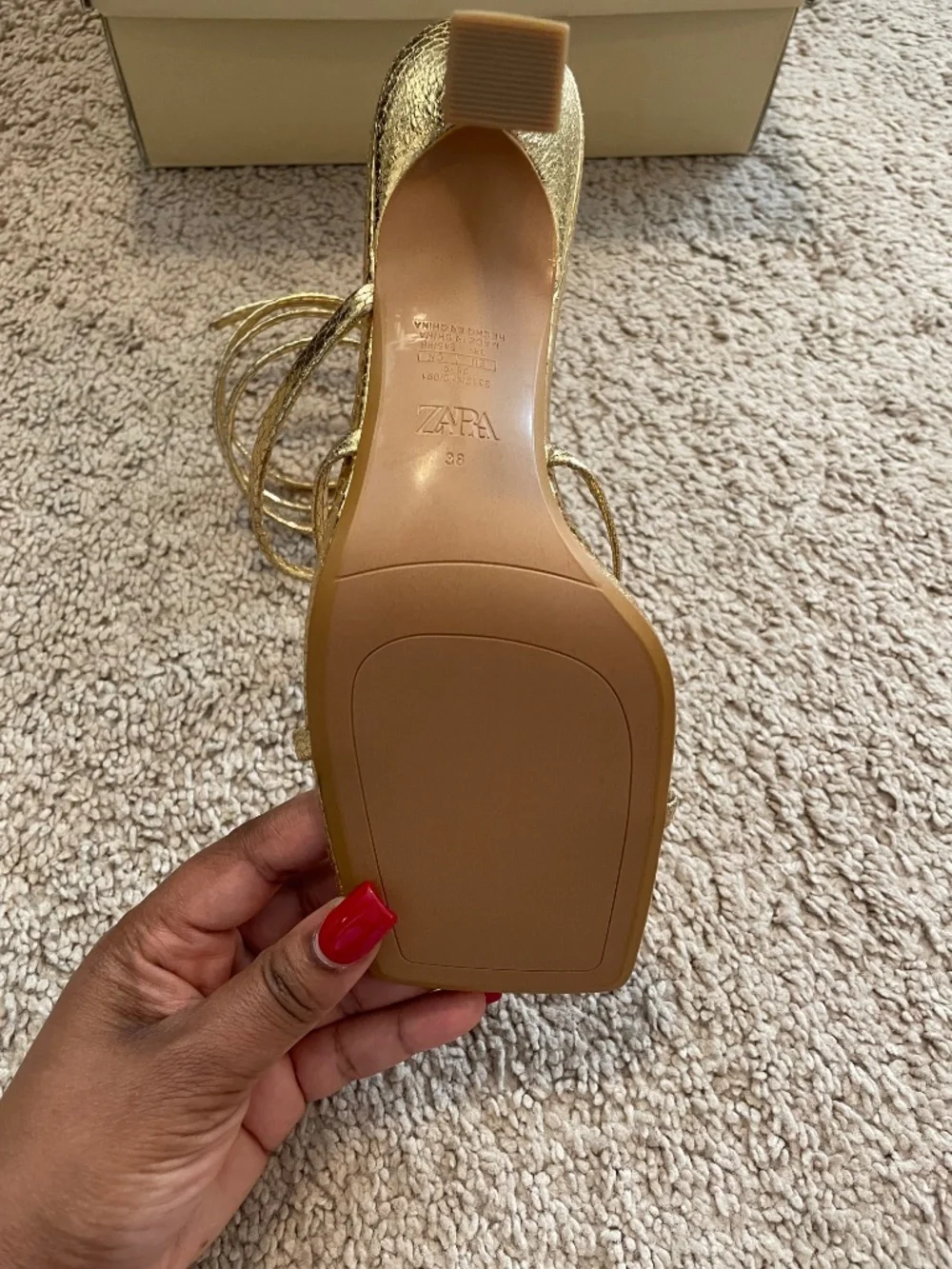 Zara Gold spiral heel sandals - Picture 4 of 6